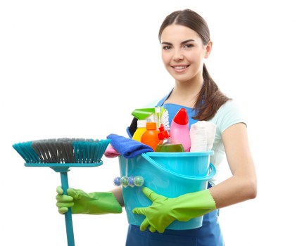 Local cleaners preparing an Earlscourt property for new occupants